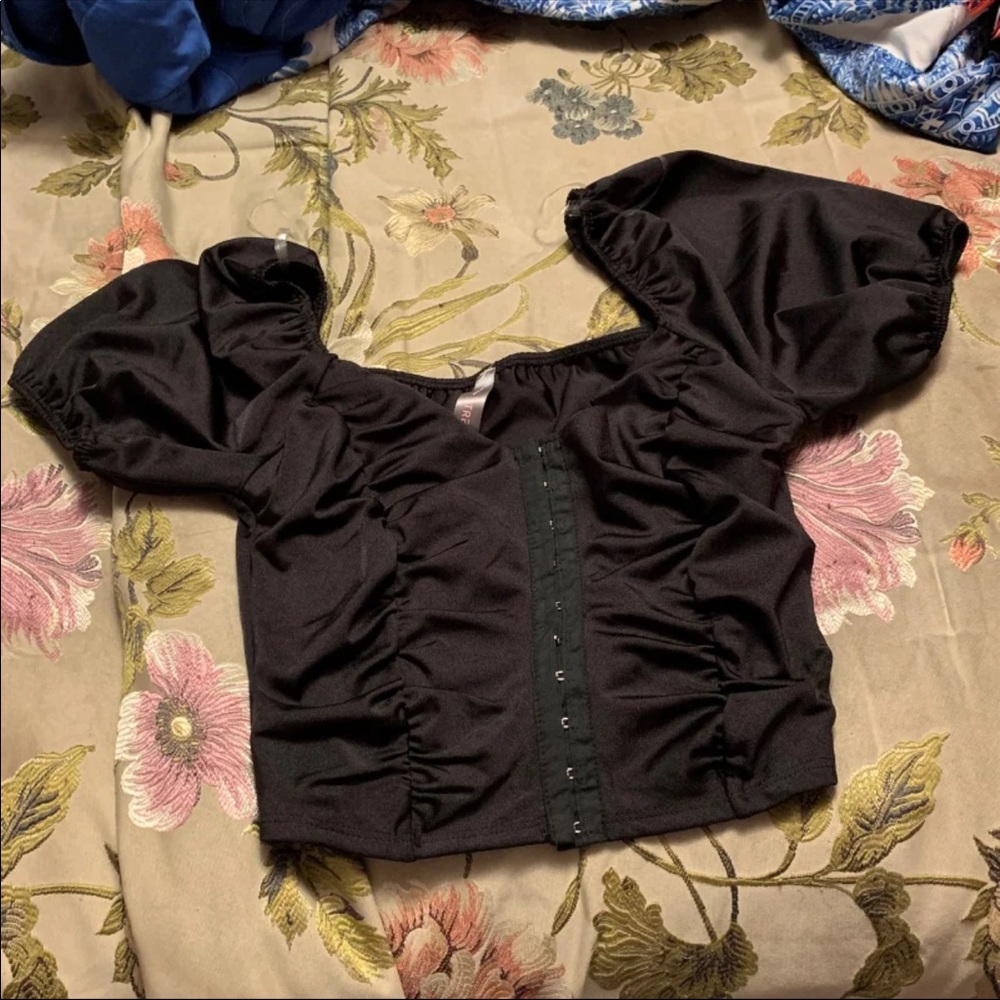 Tresser boutique crop top corset puff sleeves